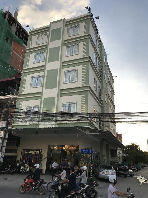 Ny Ka Smy Hotel Phnom Penh Exterior photo